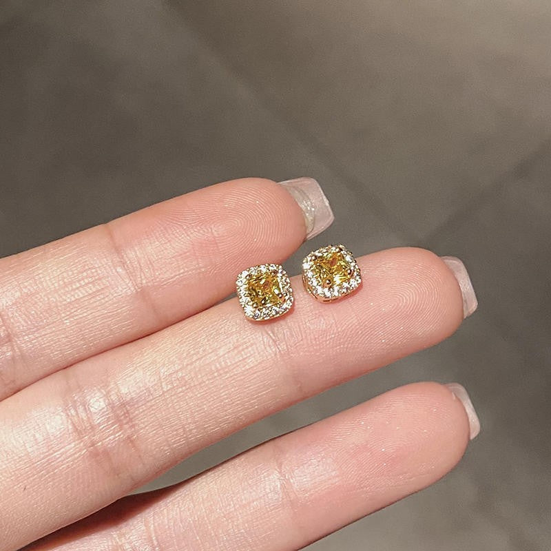 Brinco Ponto de Luz Quadrado