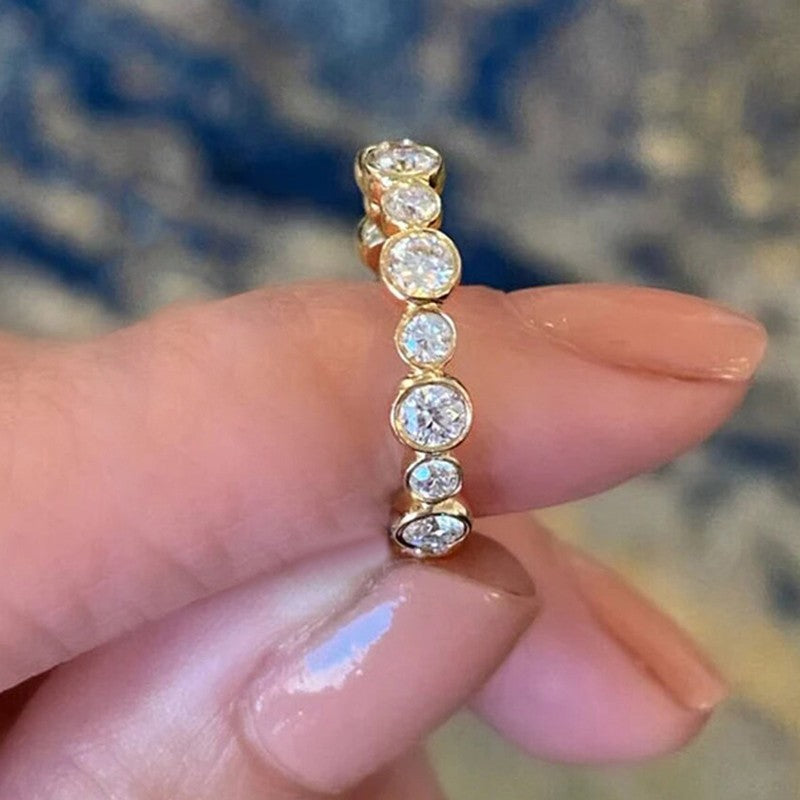 Anel Minimalista com Zircônias