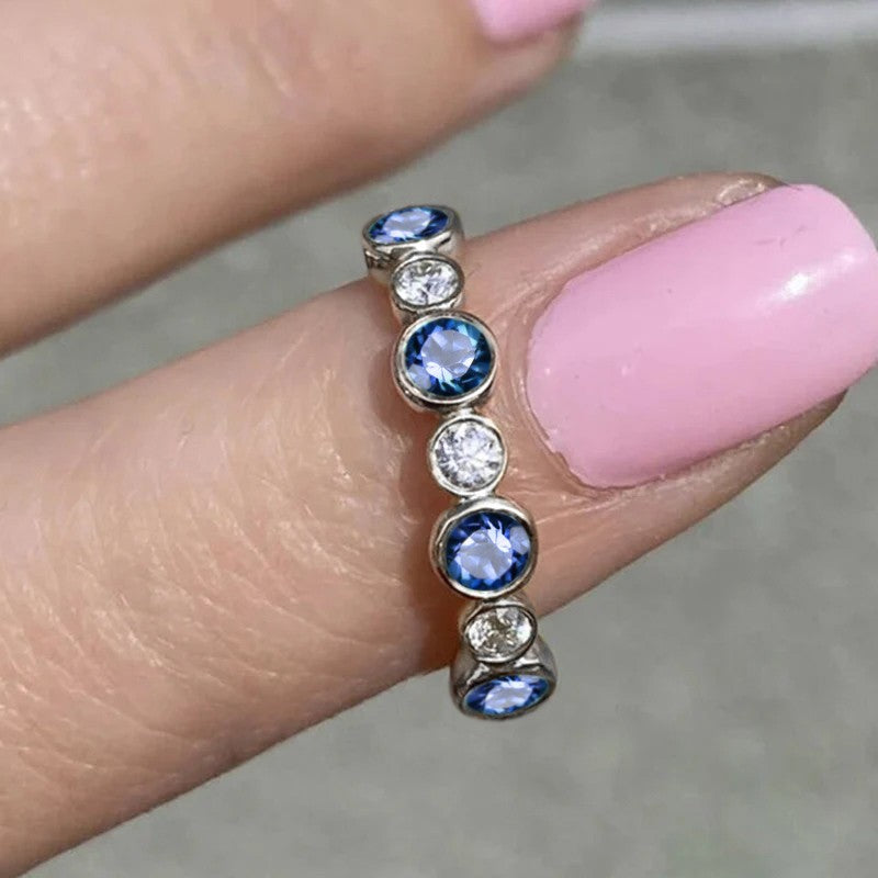 Anel Minimalista com Zircônias