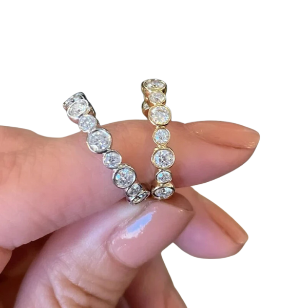 Anel Minimalista com Zircônias